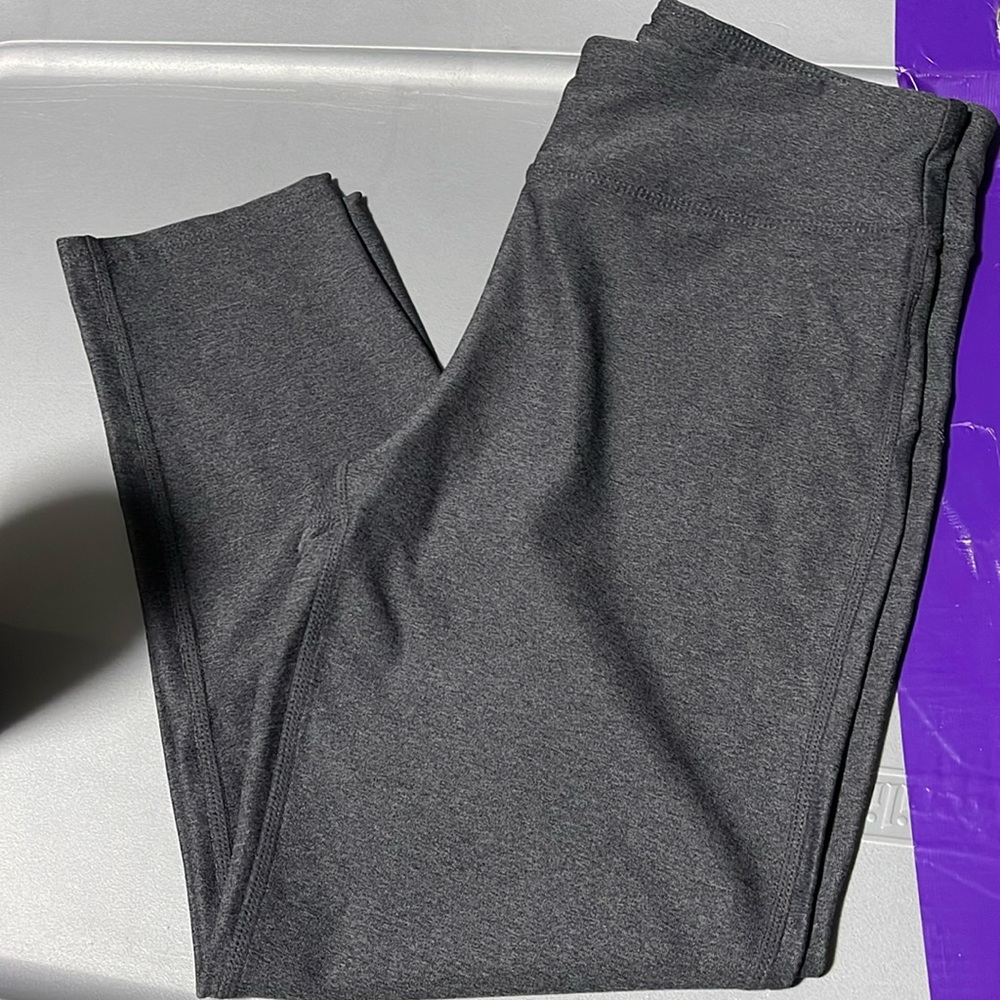 grey capri leggings